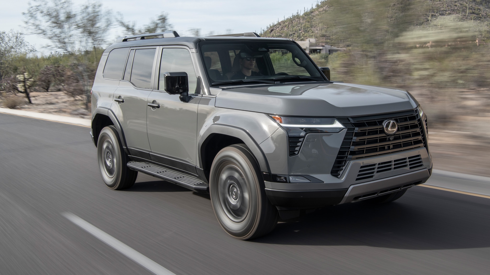 So-f-hrt-der-Land-Cruiser-im-feinen-Zwirn