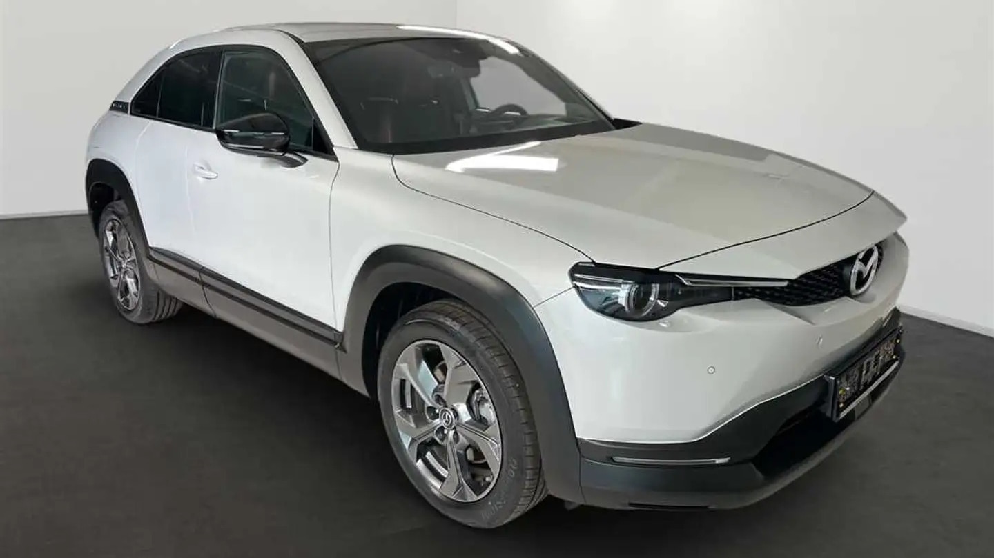 G-nstiger-Elektro-Mazda-mit-extrem-wenig-Kilometern
