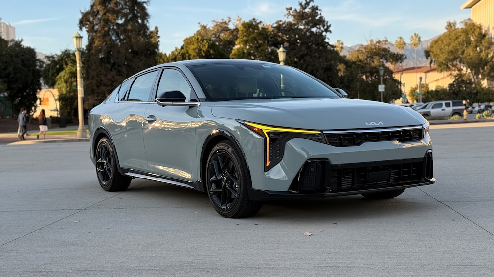 Kia K4