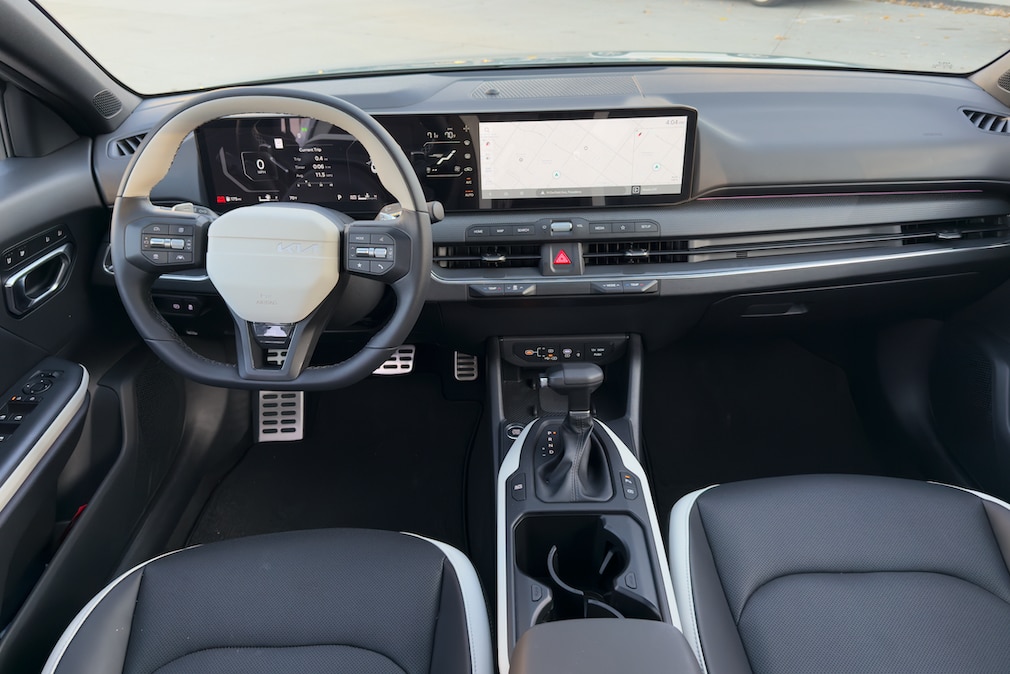 Kia K4