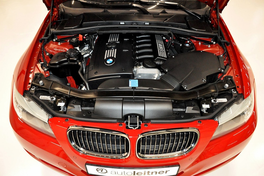 BMW 330i E90