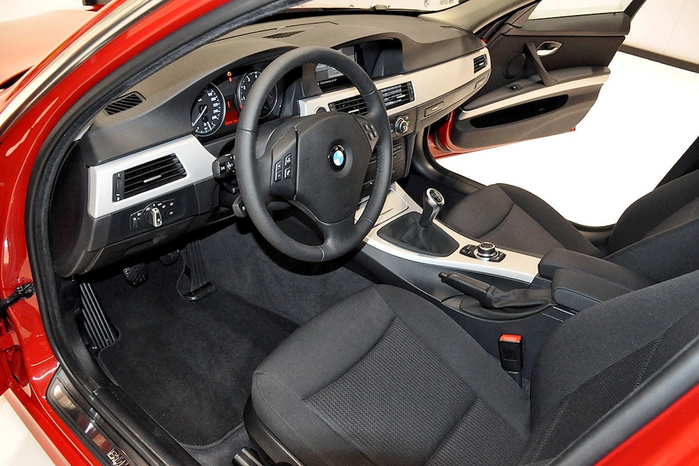 BMW 330i E90