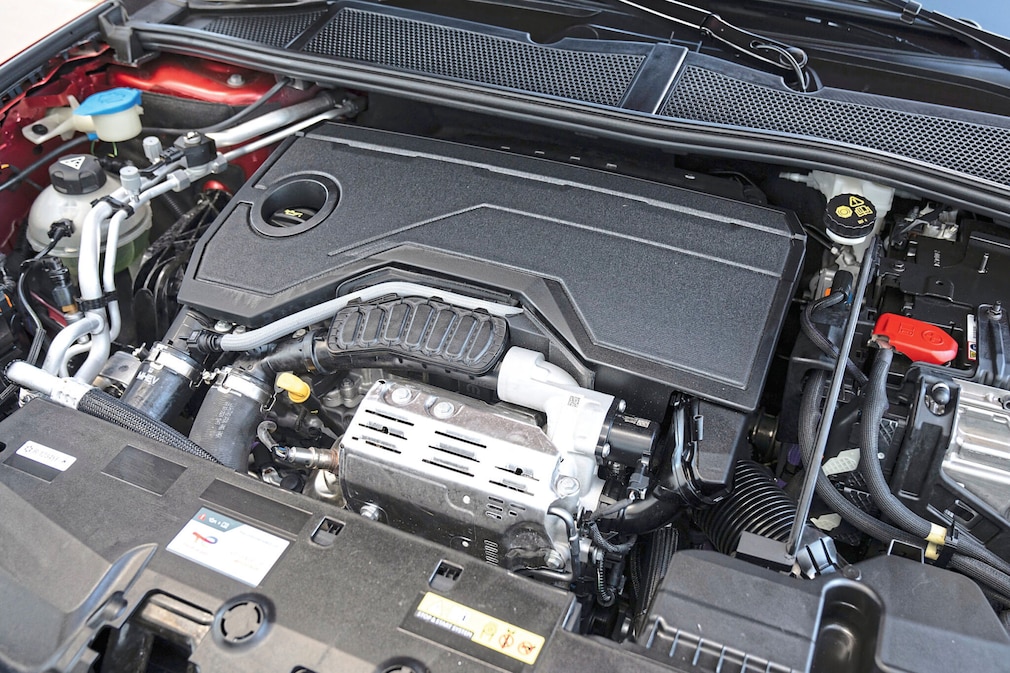 Peugeot 308 SW Hybrid 136
