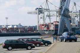 Vier Mittelklasse-Kombis mit Diesel