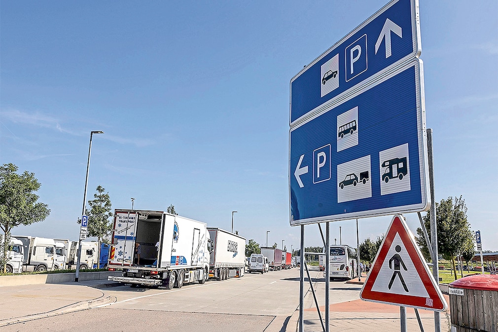 ADAC Test - Schlechter Camper - Service an Rastanlagen