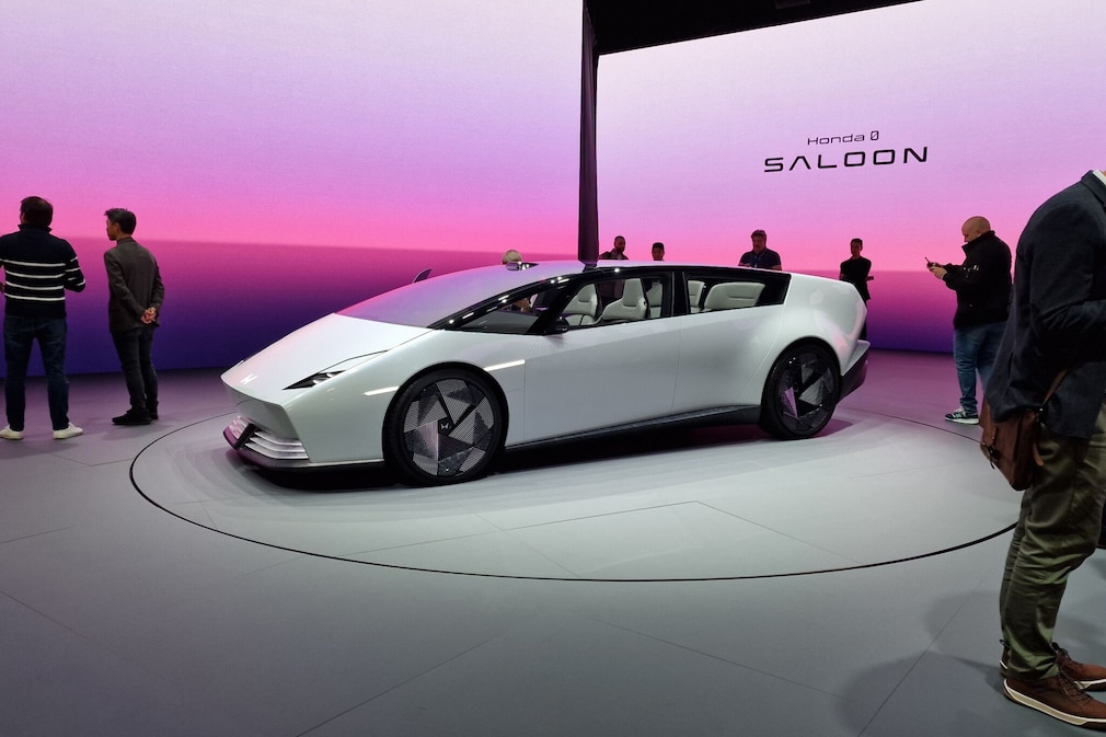 Honda 0 Saloon
