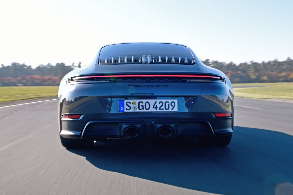 Porsche 911 Carrera GTS