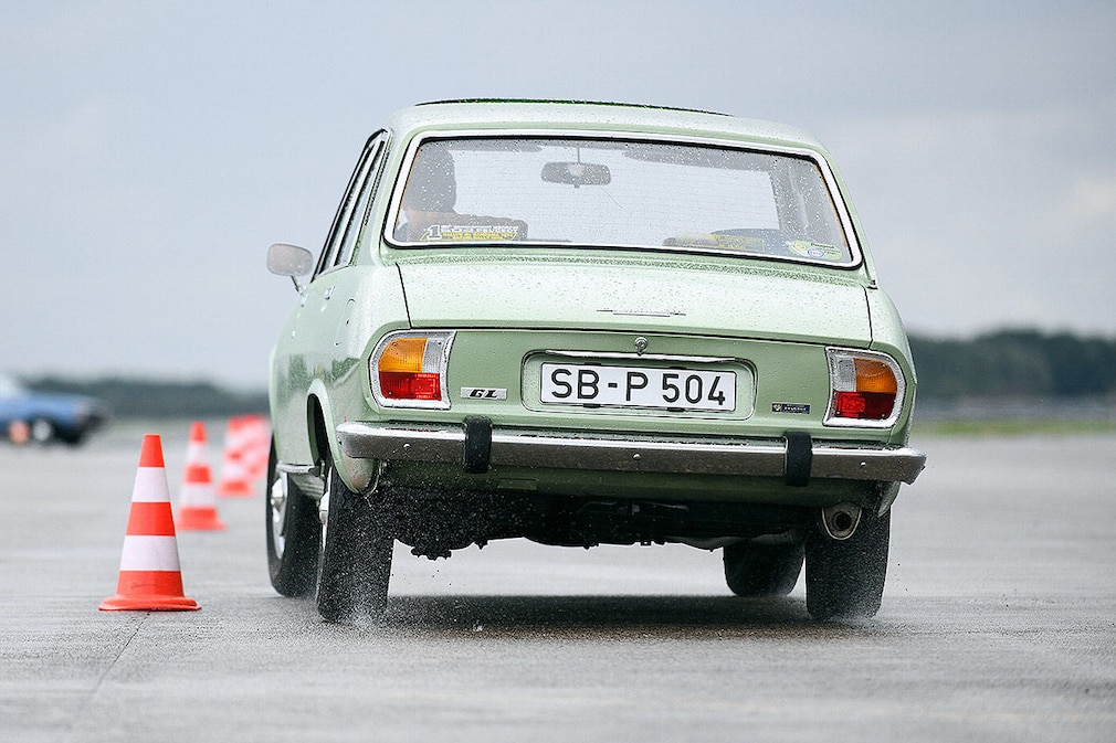 Mittelklasse-Limousinen im Test