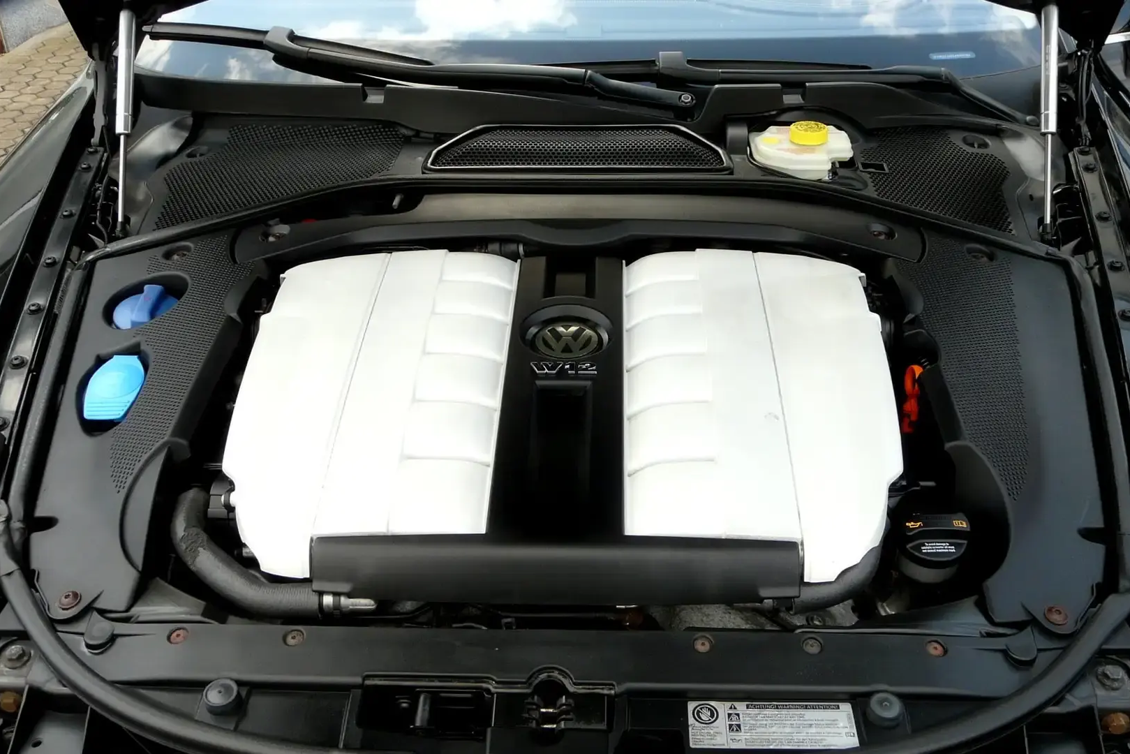 VW Phaeton W12