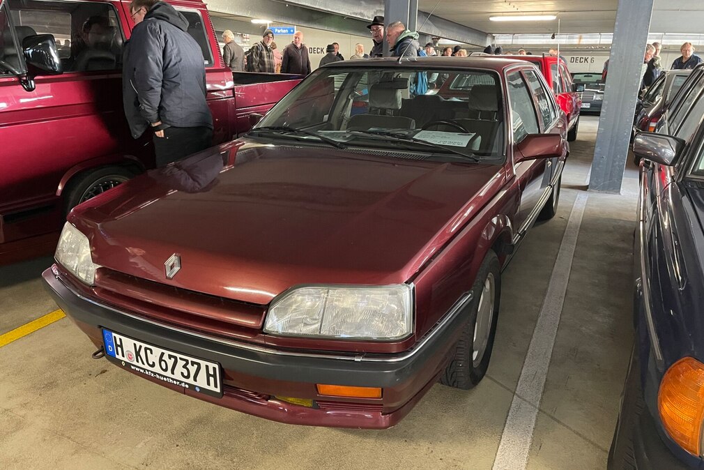 Luxus-Fliehecklimousine Renault 25