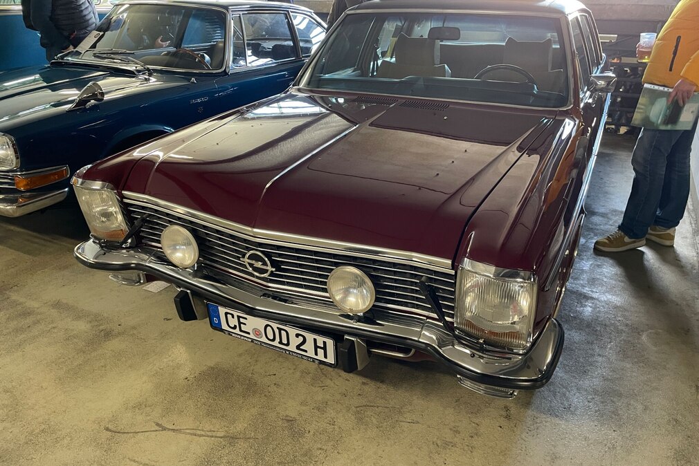 Opel Diplomat aus Opel-Besitz