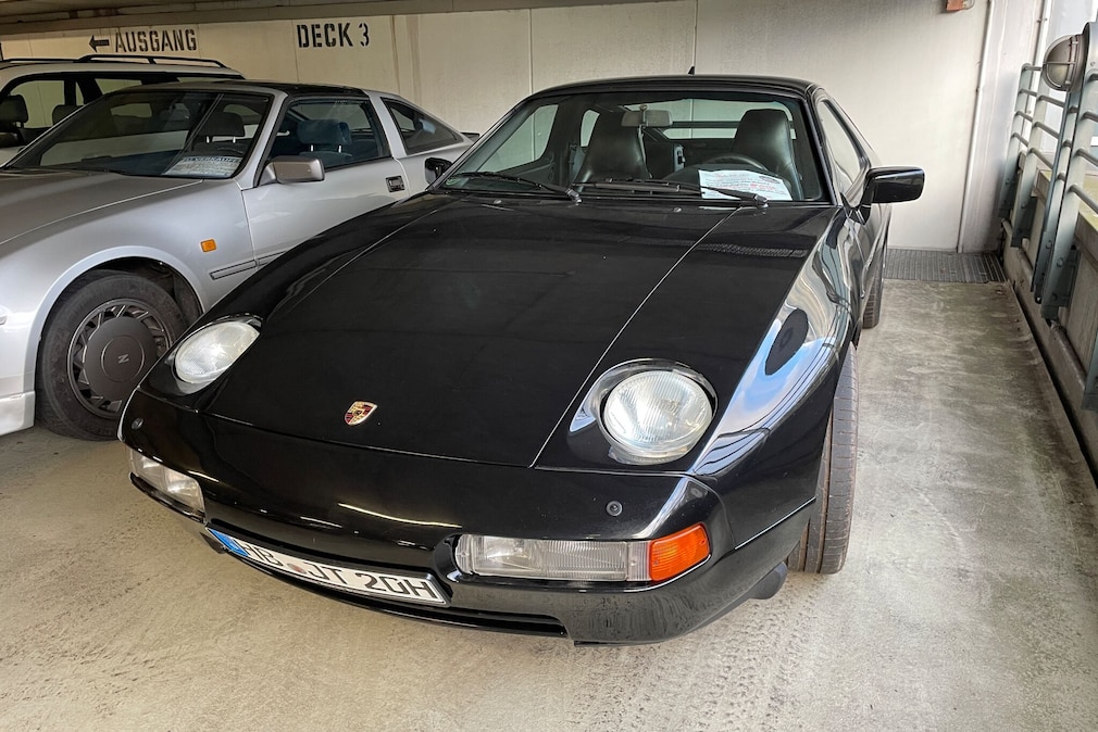 Porsche 928 S4