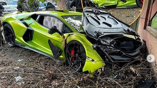 Lamborghin Revuelto Crash
