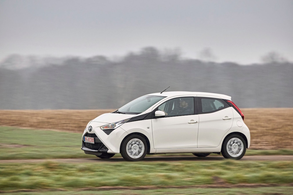 Toyota Aygo 1.0 x-play connect