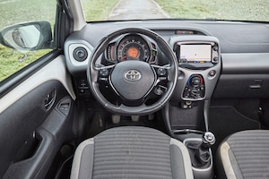 Toyota Aygo 1.0 x-play connect