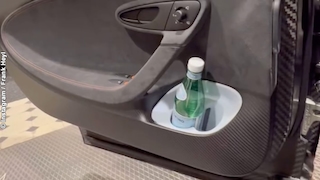 Tür eines Bugatti MIstral mit Getränkehalter-Prototyp