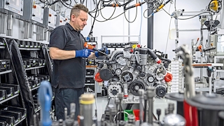 Ein Mann, ein Motor: Kübler baut V12 für Pagani