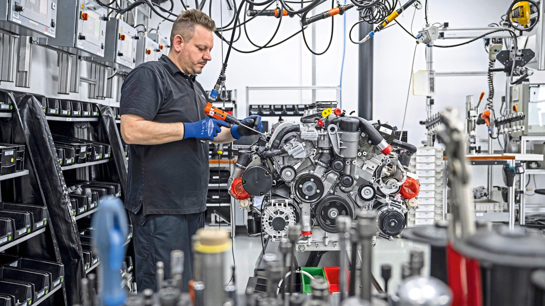 Ein-Mann-ein-Motor-Michael-K-bler-baut-den-V12-f-r-Pagani