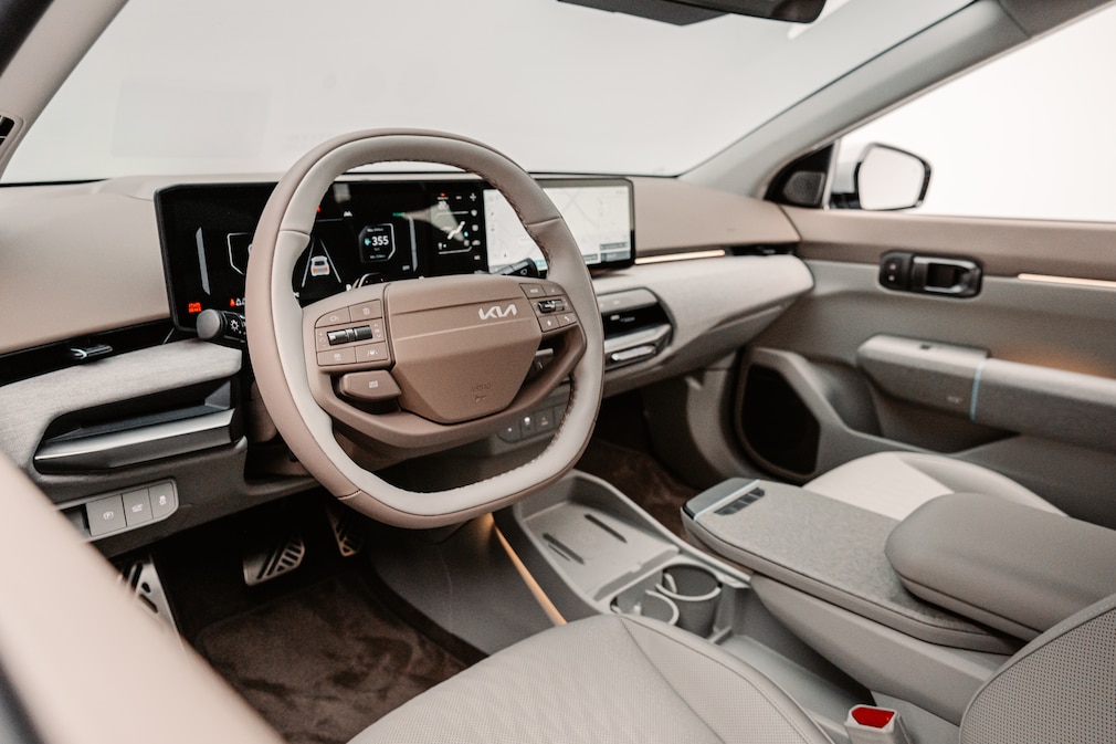 Kia EV4