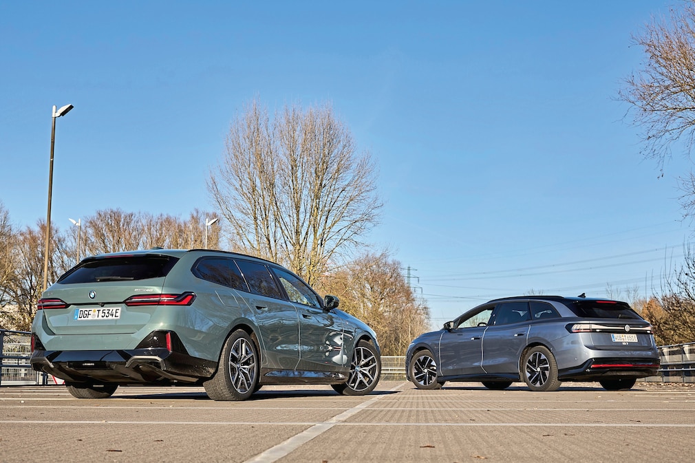 BMW i5 eDrive40 Touring VW ID.7 Tourer Pro