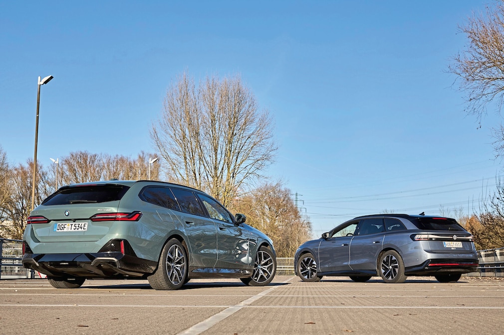 BMW i5 eDrive40 Touring VW ID.7 Tourer Pro