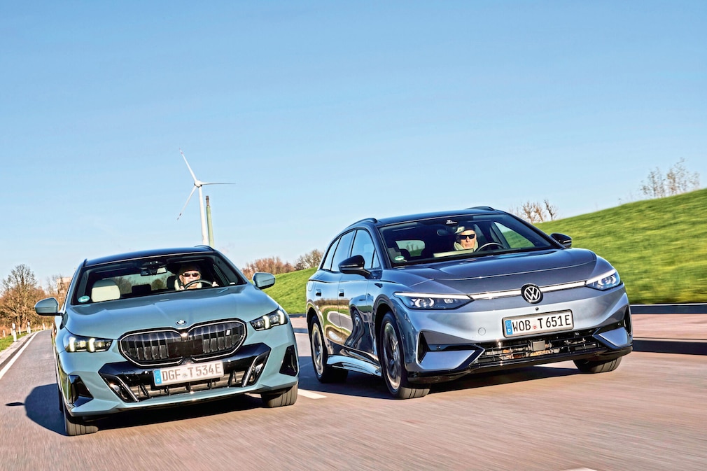 BMW i5 eDrive40 Touring VW ID.7 Tourer Pro