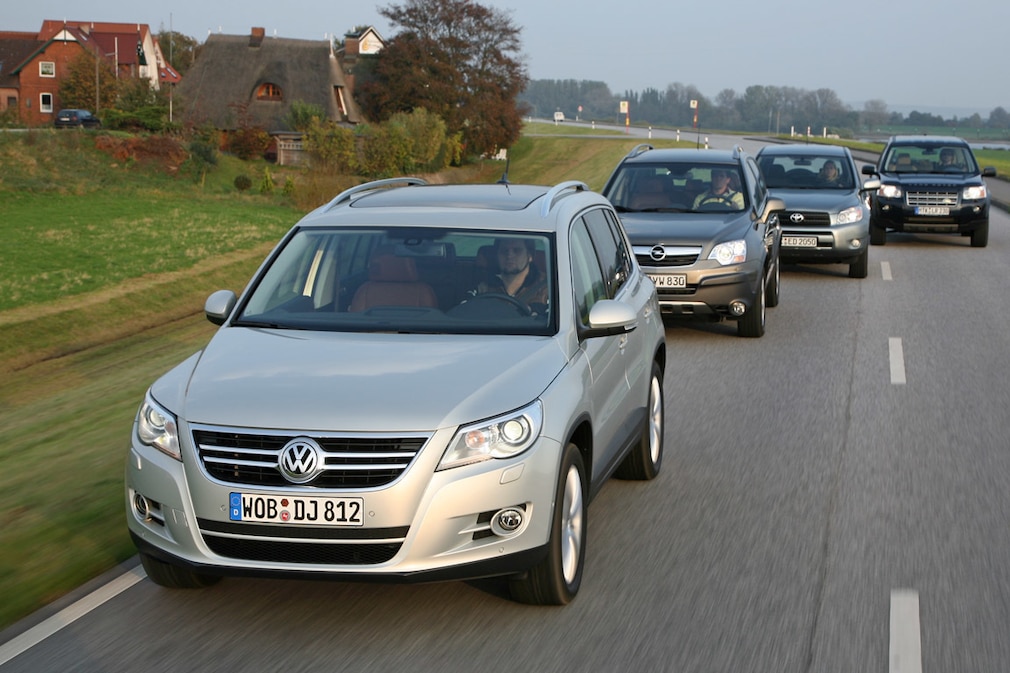 VW Tiguan 2.0 TDI Opel Antara 2.0 CDTI Toyota RAV4 2.2 D-4D Land Rover Freelander TD4