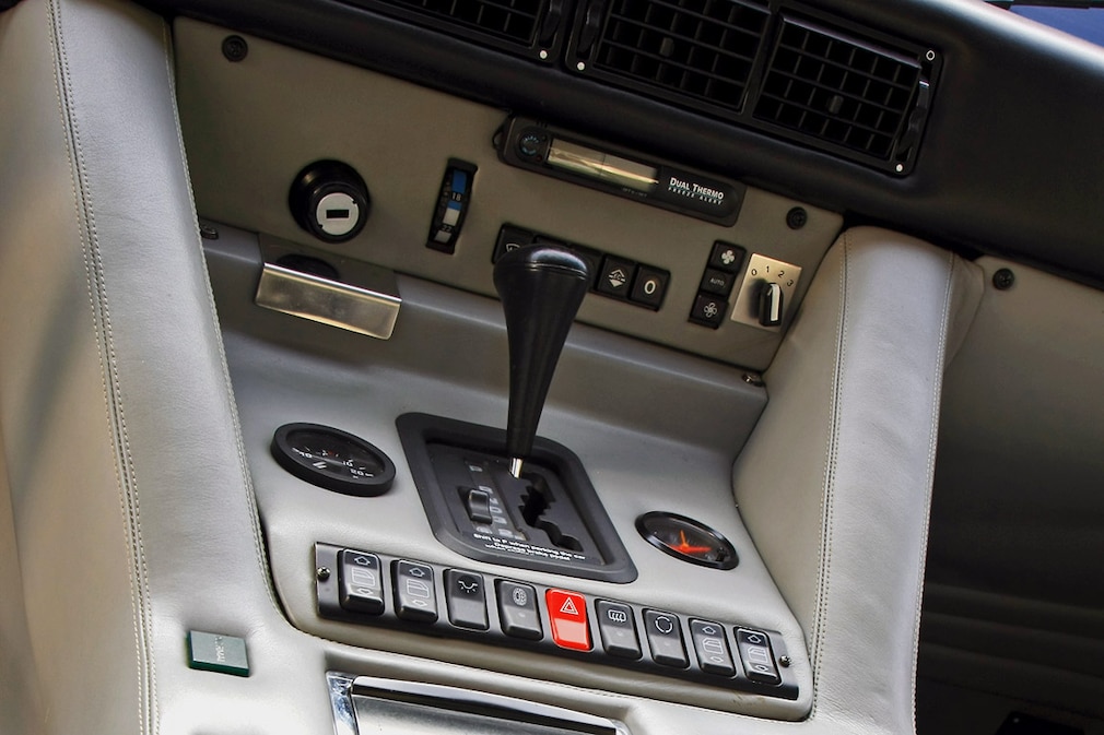 Lamborghini LM 002 (1989)
