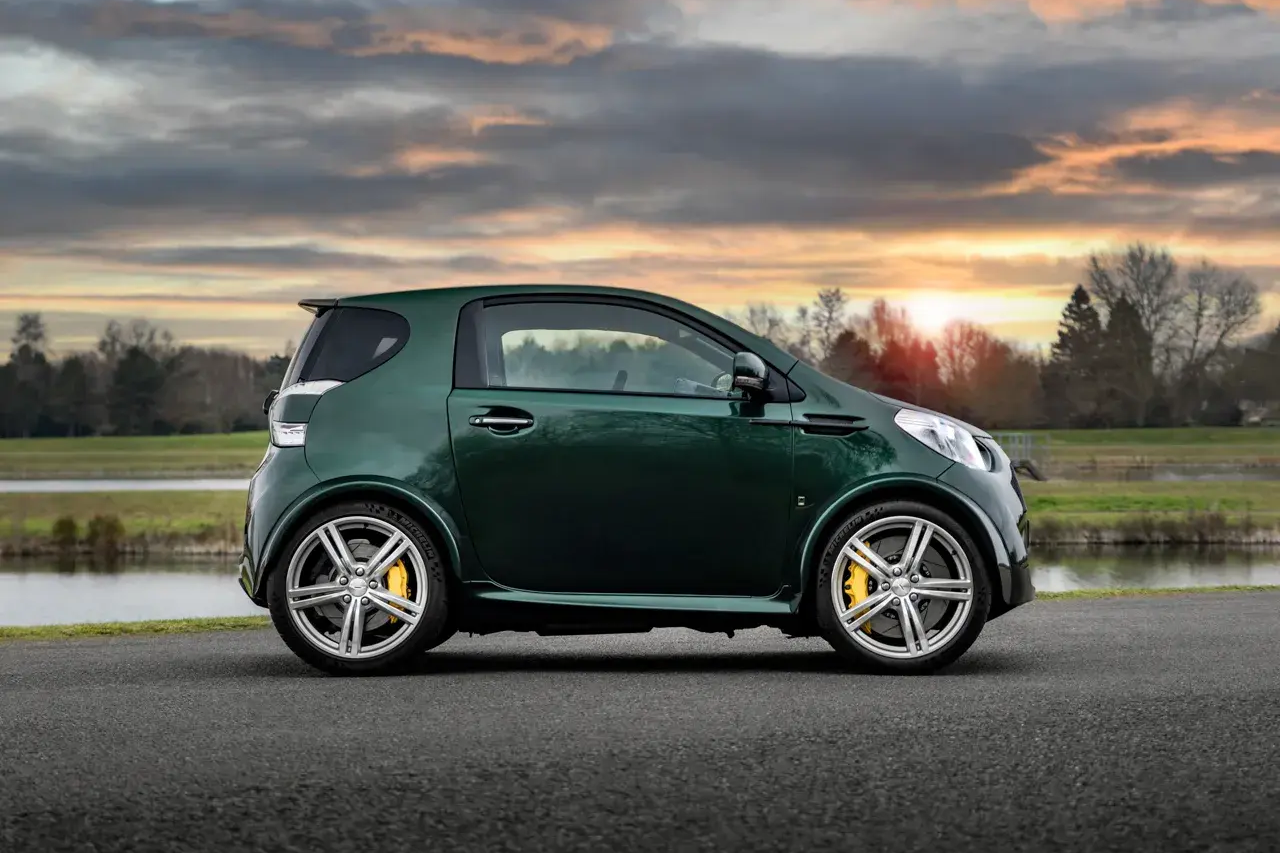 2018er Aston Martin Cygnet mit V8