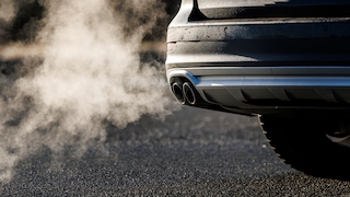 Abgase von Autos