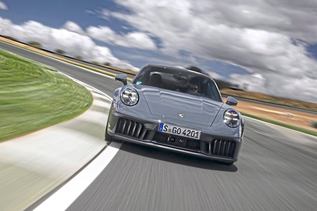 Porsche 911 Carrera GTS