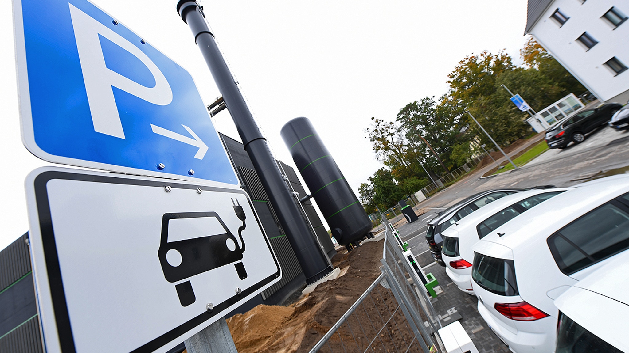 Aufpassen-beim-Laden-Hier-m-ssen-E-Autos-zweimal-zahlen