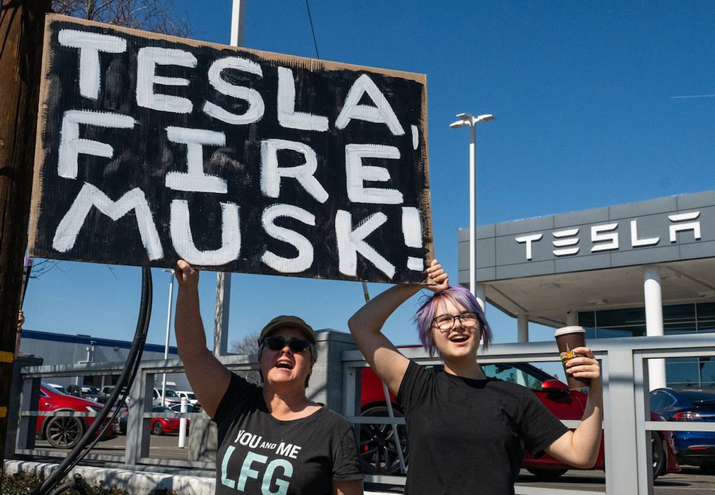 US-NEWS-CALIF-TESLA-PROTEST-2-SA