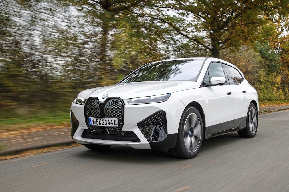 BMW iX xDrive50