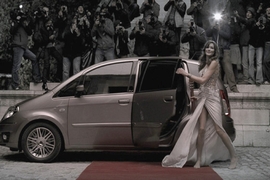 Carla Bruni wirbt für Lancia