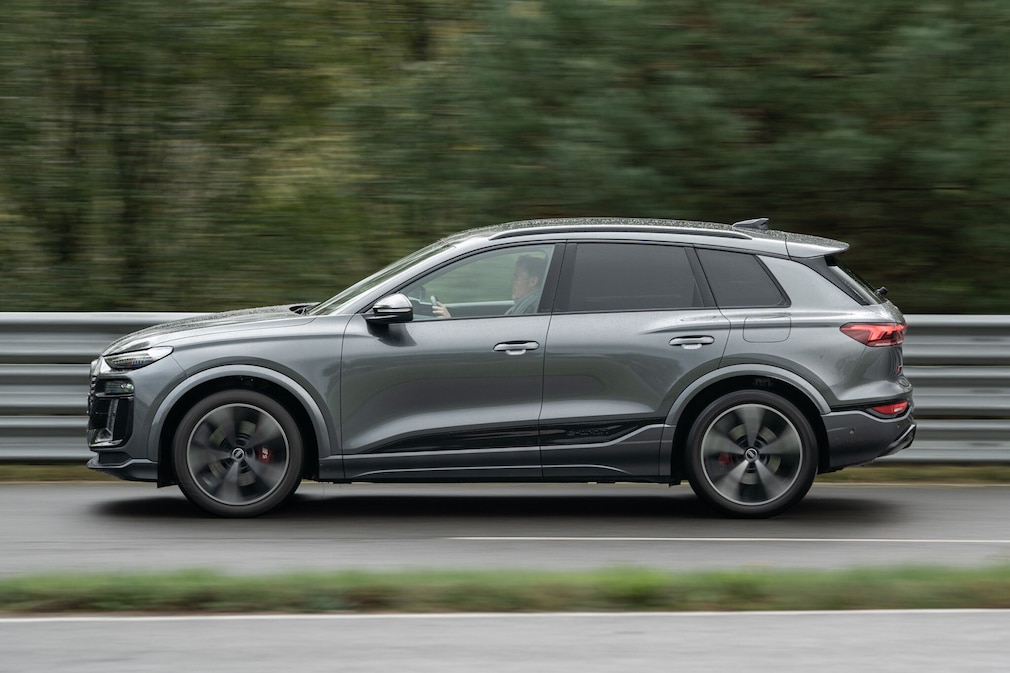 Audi SQ6 SUV e-tron quattro