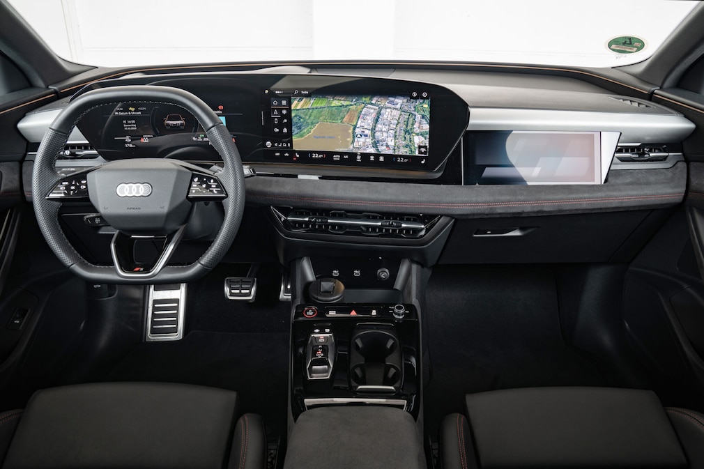 Audi SQ6 SUV e-tron quattro