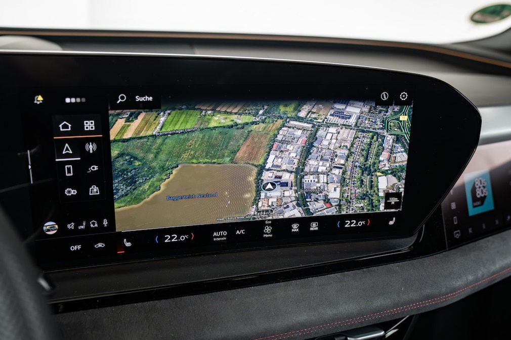 Audi SQ6 SUV e-tron quattro