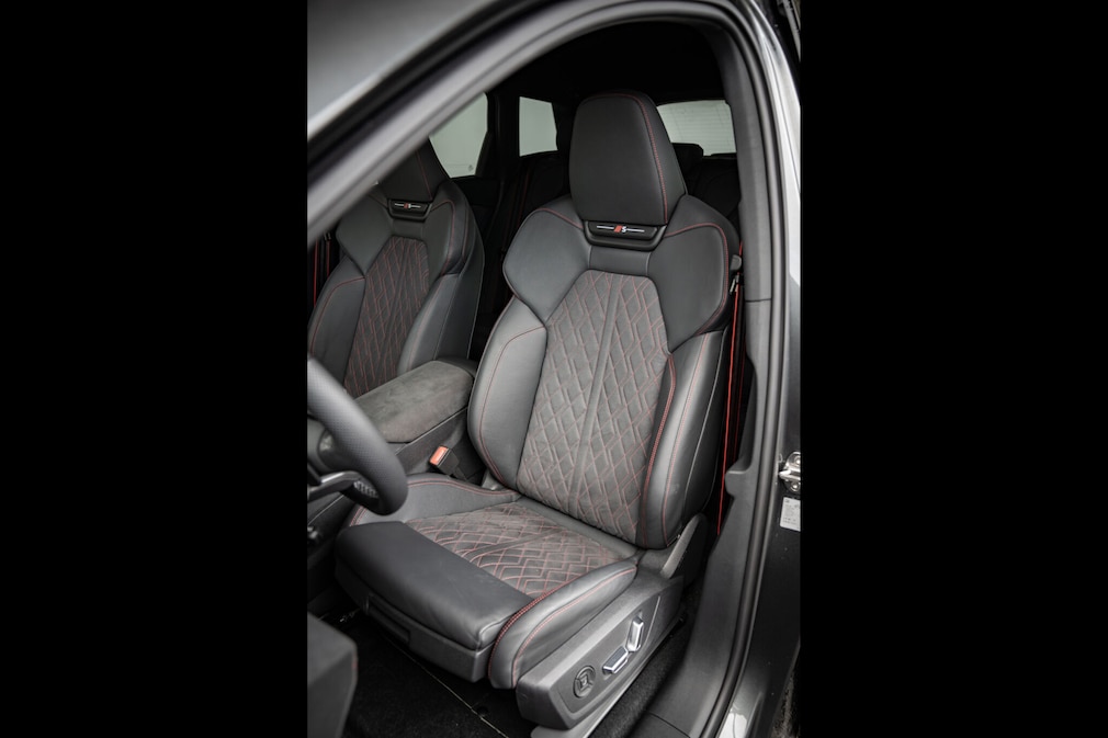 Audi SQ6 SUV e-tron quattro
