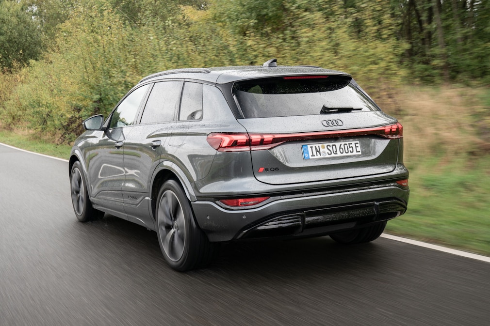 Audi SQ6 SUV e-tron quattro