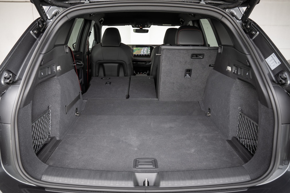 Audi SQ6 SUV e-tron quattro