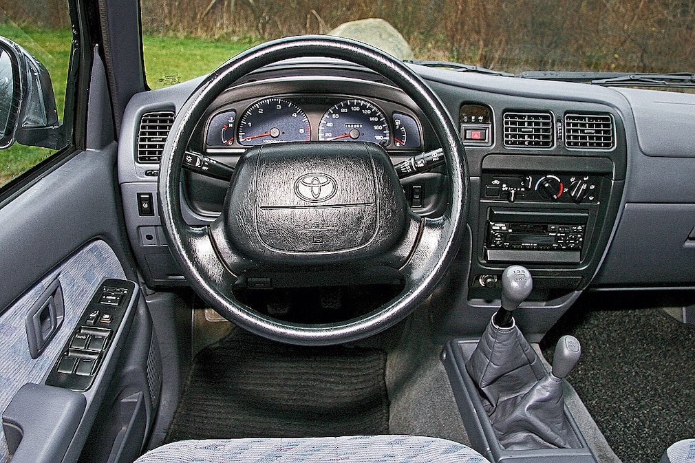 Toyota Hilux 2.4 TD Double Cab Special
