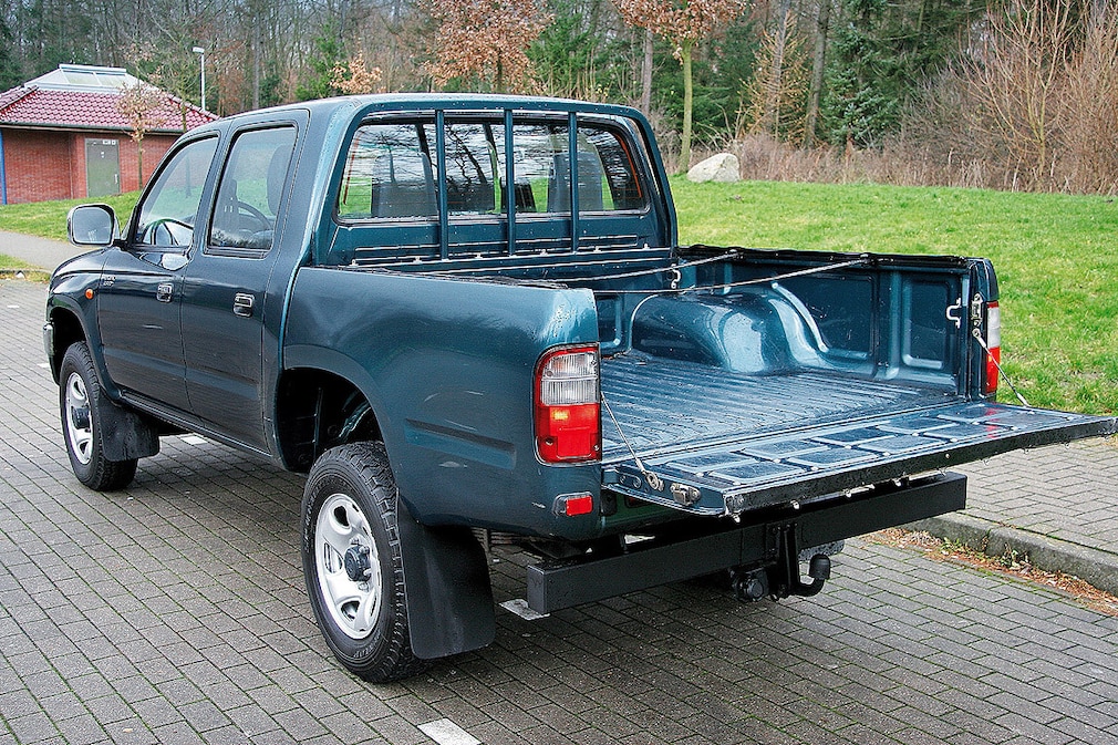Toyota Hilux 2.4 TD Double Cab Special