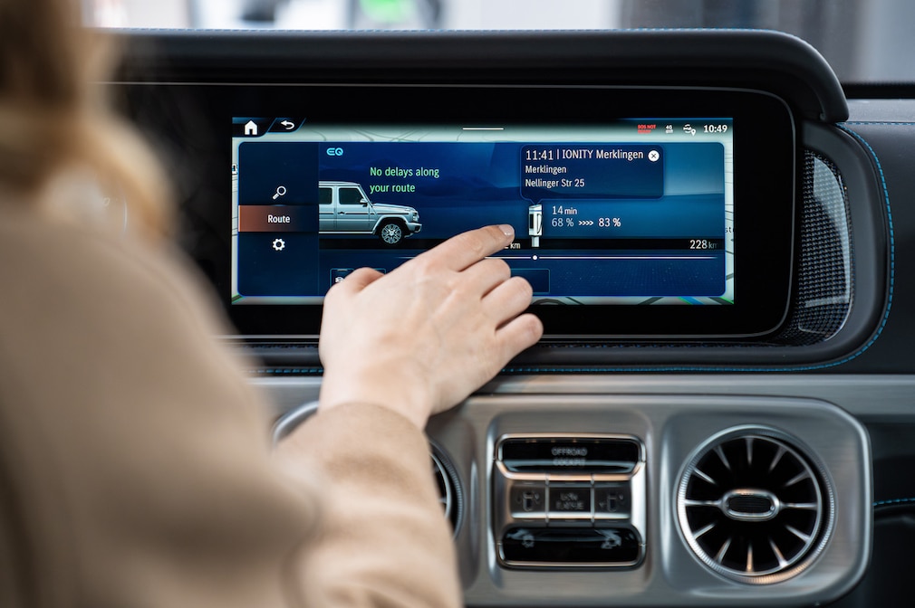 MB.CHARGE Public: Integrierter Ladedienst mit erweiterten digitalen Funktionen für bequemes öffentliches Laden MB.CHARGE Public: Integrated Charging Service with Enhanced Digital Functions for Convenient Public Charging