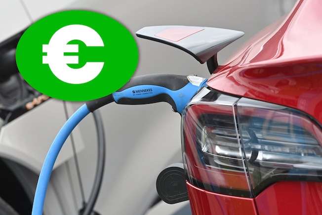 Umweltbonus Umweltprämie Kaufprämie E-Auto Förderung - Montage grün