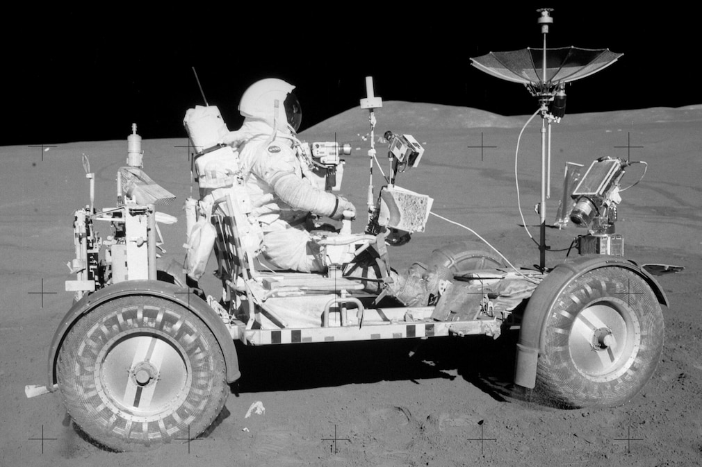 NASA-Mondauto von der Seite
