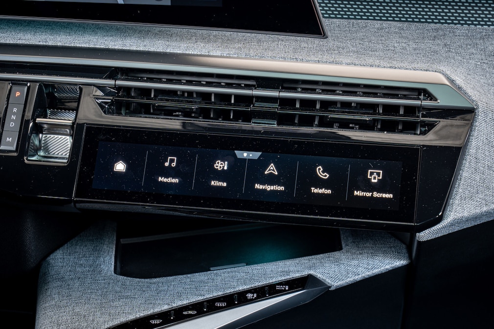 5008 Hybrid 136 e-DSC6