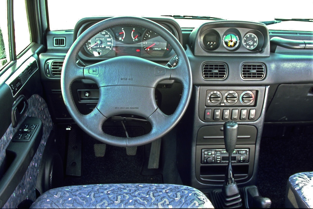 Cockpit des Mitsubishi Galloper