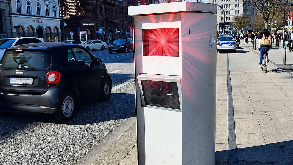 Stationäres Radargerät am Jungfernstieg in Hamburg