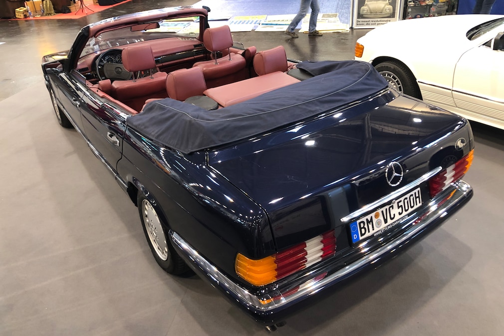 Mercedes 500 SEL als viertüriges Cabrio schräg von vorn